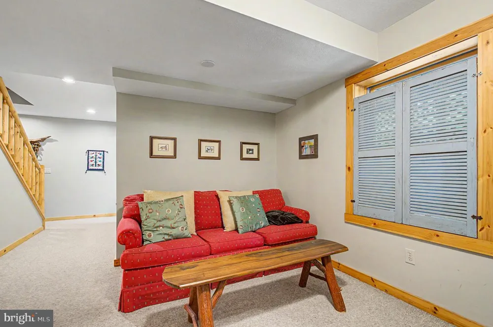 1529 PARADISE POINT ROAD Oakland, MD 21550