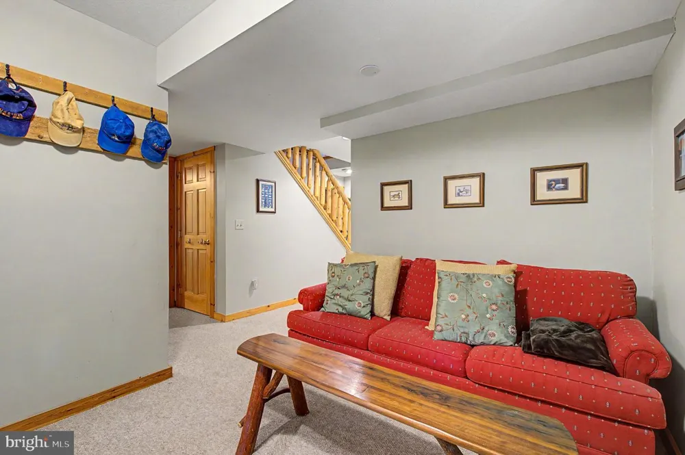 1529 PARADISE POINT ROAD Oakland, MD 21550
