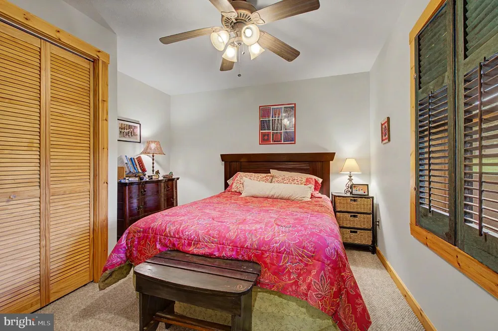 1529 PARADISE POINT ROAD Oakland, MD 21550