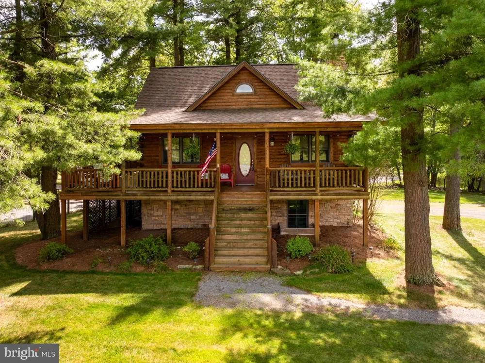 1529 PARADISE POINT ROAD Oakland, MD 21550