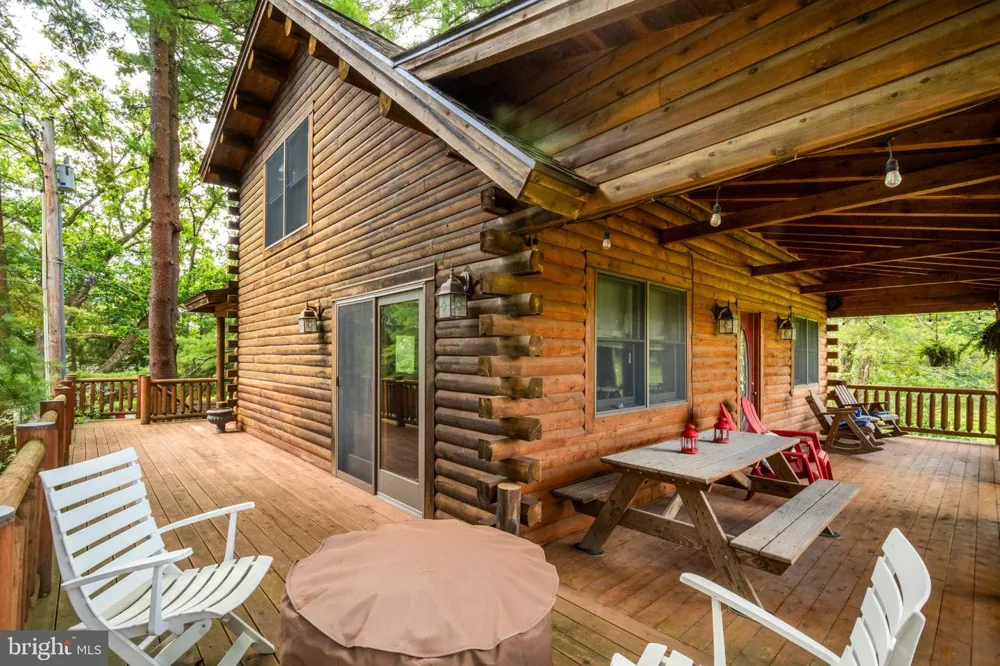 1529 PARADISE POINT ROAD Oakland, MD 21550