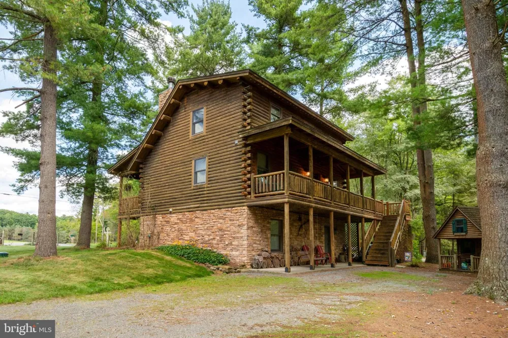 1529 PARADISE POINT ROAD Oakland, MD 21550