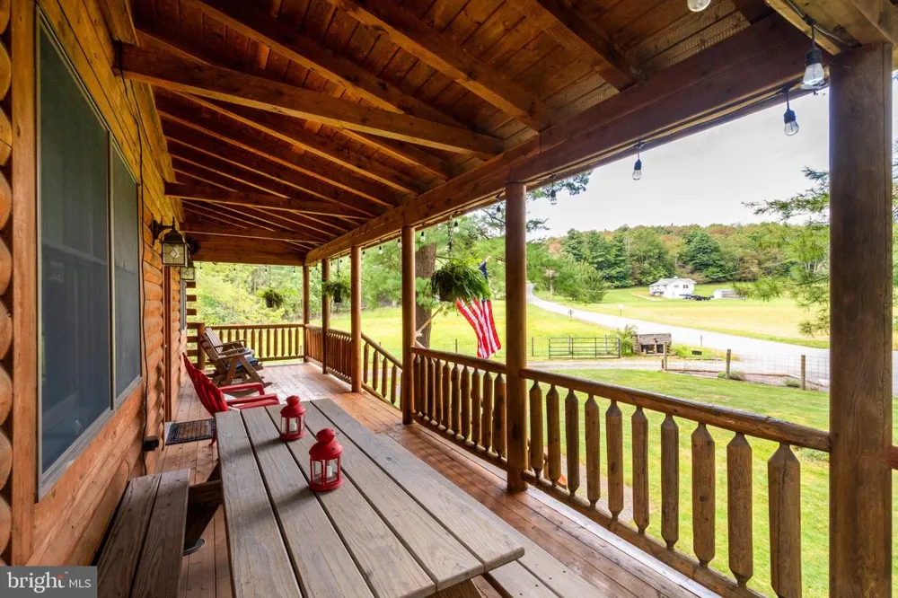 1529 PARADISE POINT ROAD Oakland, MD 21550
