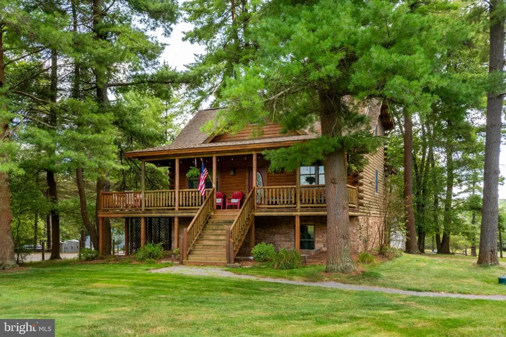 1529 PARADISE POINT ROAD Oakland, MD 21550