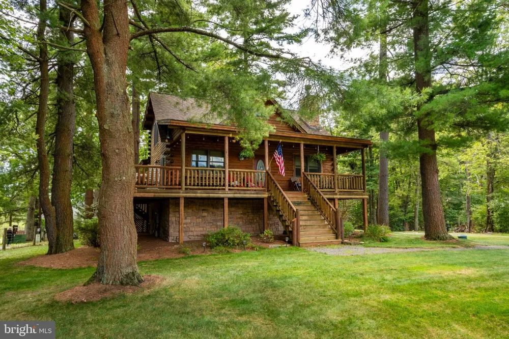 1529 PARADISE POINT ROAD Oakland, MD 21550