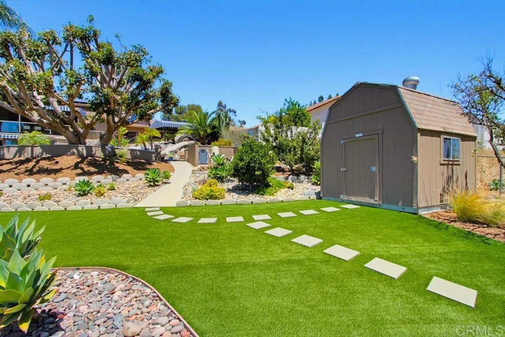 2171 Paseo Grande El Cajon, CA 92019