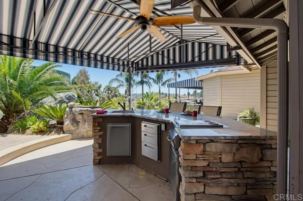 2171 Paseo Grande El Cajon, CA 92019
