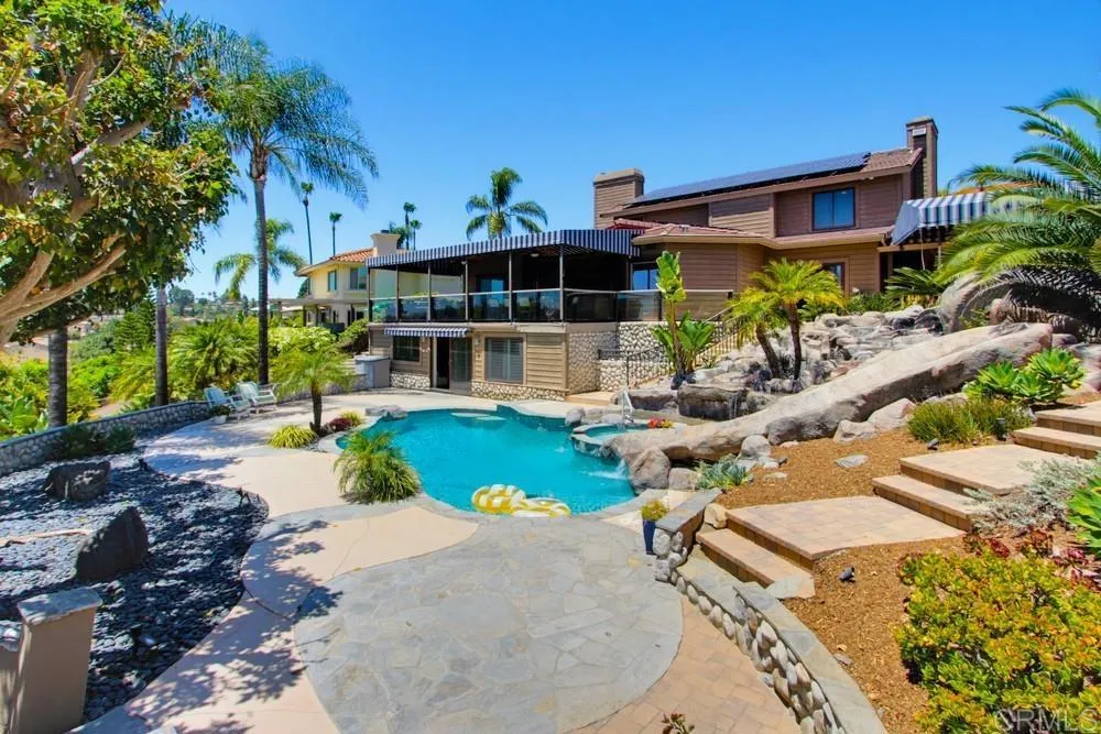 2171 Paseo Grande El Cajon, CA 92019