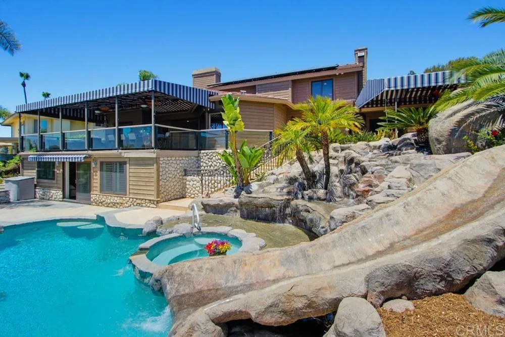 2171 Paseo Grande El Cajon, CA 92019