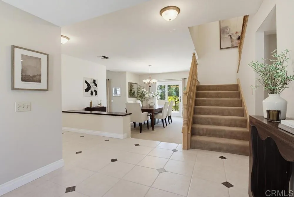 2171 Paseo Grande El Cajon, CA 92019