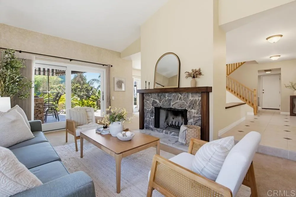 2171 Paseo Grande El Cajon, CA 92019