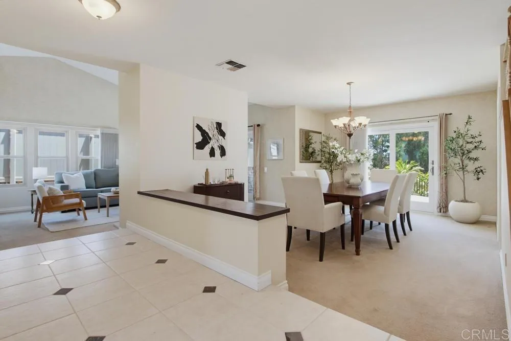 2171 Paseo Grande El Cajon, CA 92019