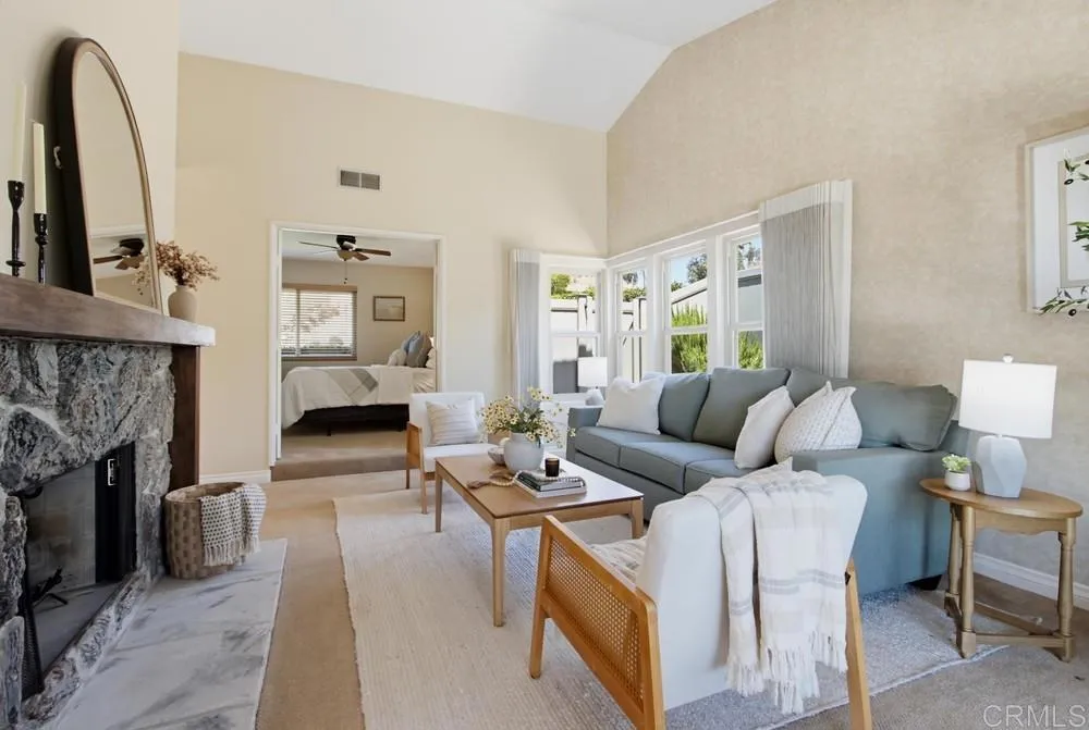 2171 Paseo Grande El Cajon, CA 92019