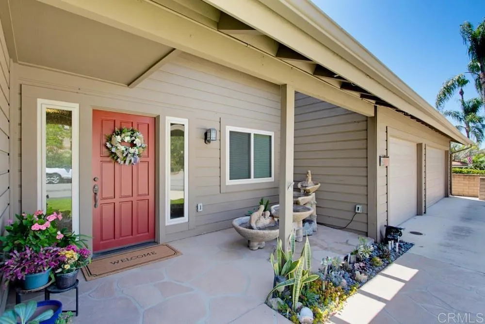 2171 Paseo Grande El Cajon, CA 92019