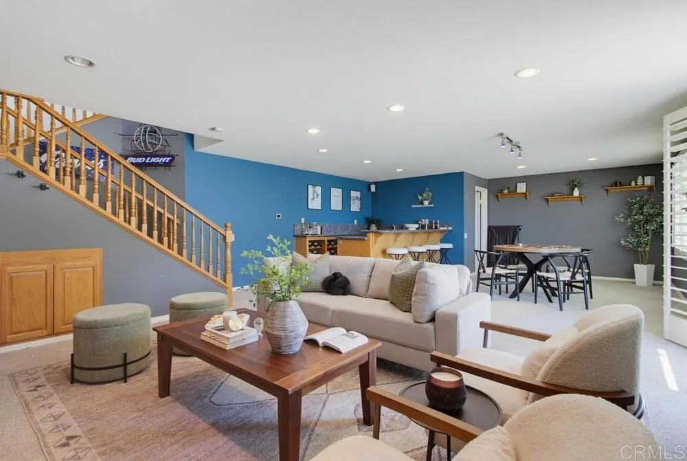 2171 Paseo Grande El Cajon, CA 92019