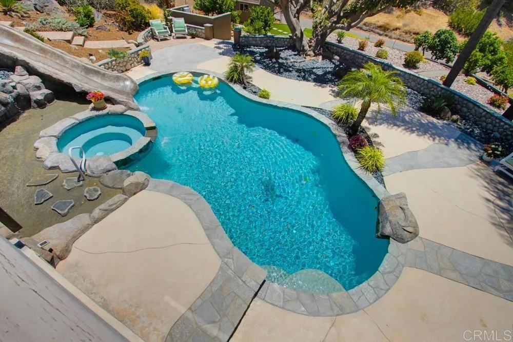 2171 Paseo Grande El Cajon, CA 92019