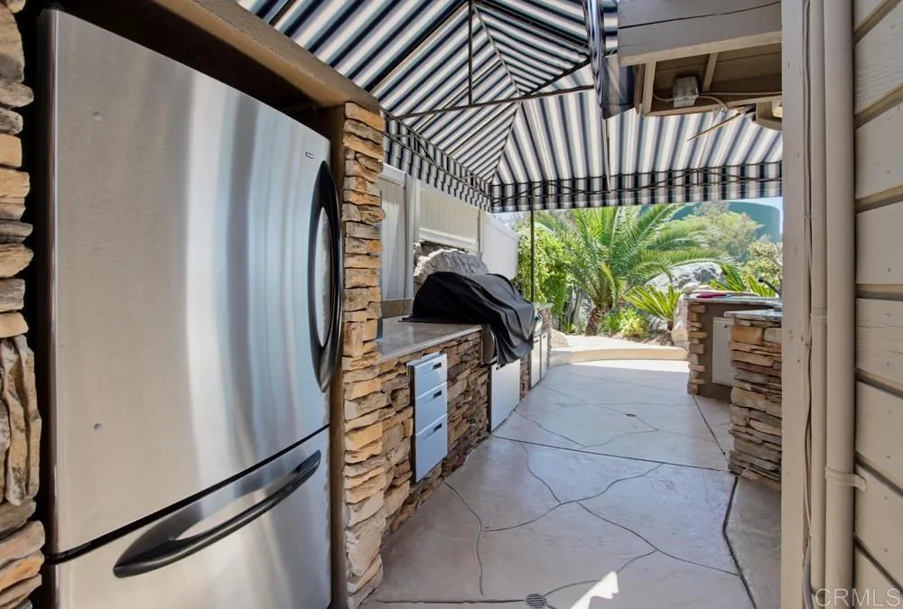 2171 Paseo Grande El Cajon, CA 92019