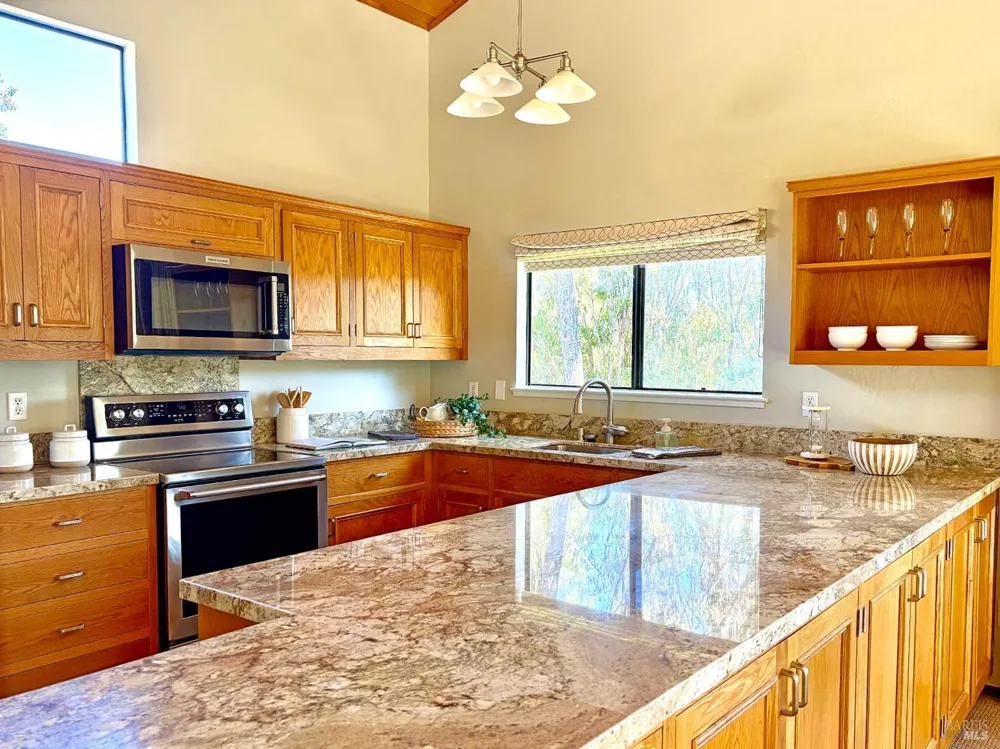 221 El Faisan Drive San Rafael, CA 94903