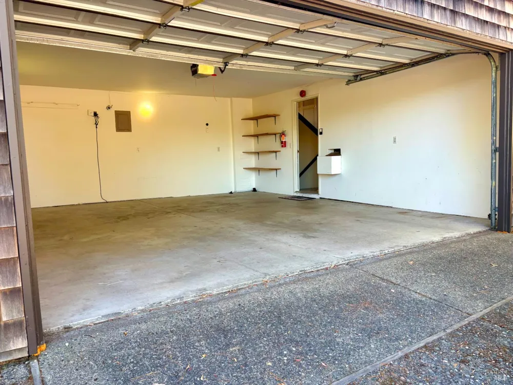221 El Faisan Drive San Rafael, CA 94903