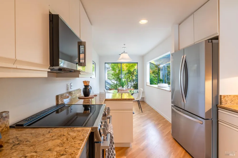 6011 Shelter Bay Avenue Mill Valley, CA 94941