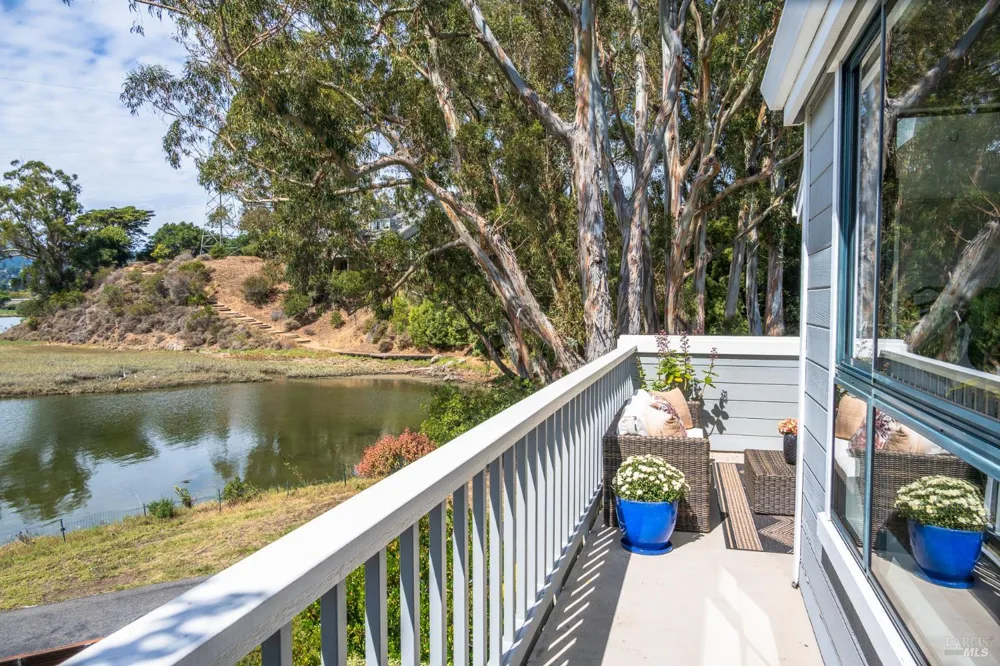 6011 Shelter Bay Avenue Mill Valley, CA 94941