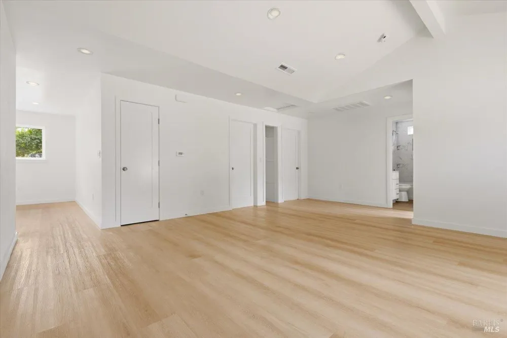 175 Chablis Way Cloverdale, CA 95425