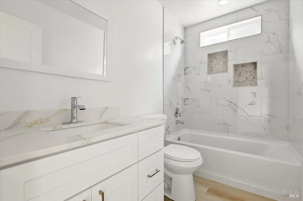 175 Chablis Way Cloverdale, CA 95425