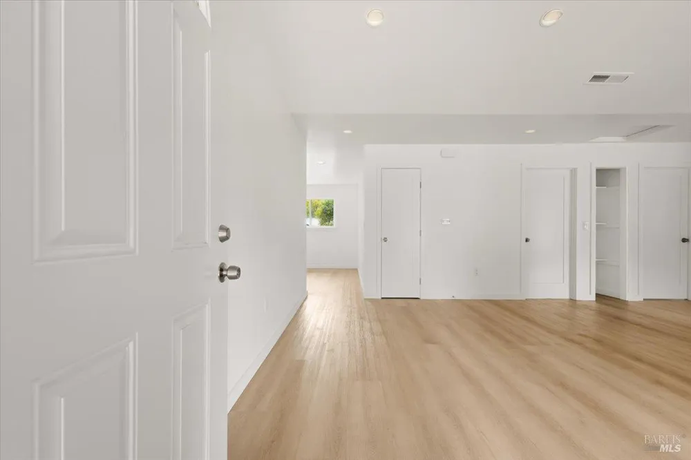 175 Chablis Way Cloverdale, CA 95425