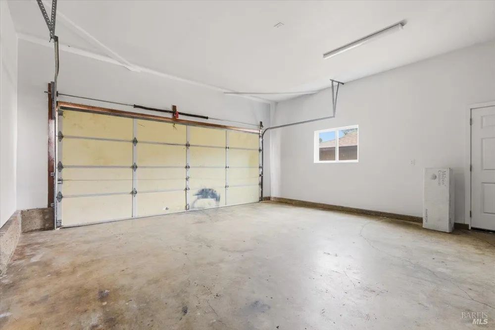 175 Chablis Way Cloverdale, CA 95425