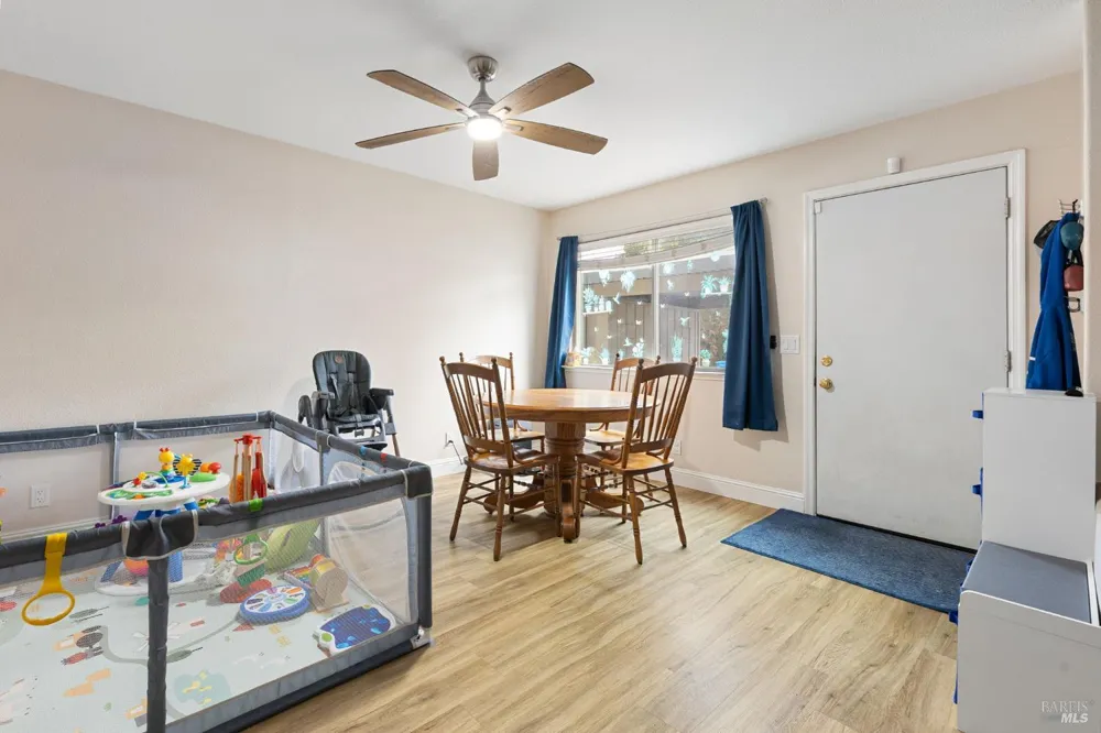 369 Eldridge Avenue Vacaville, CA 95688
