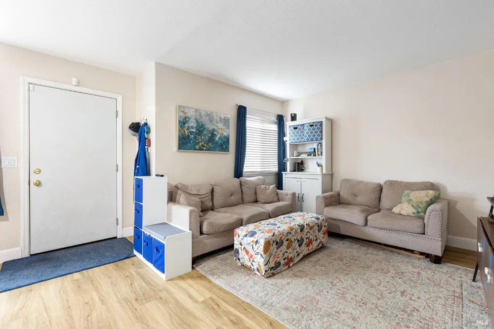 369 Eldridge Avenue Vacaville, CA 95688