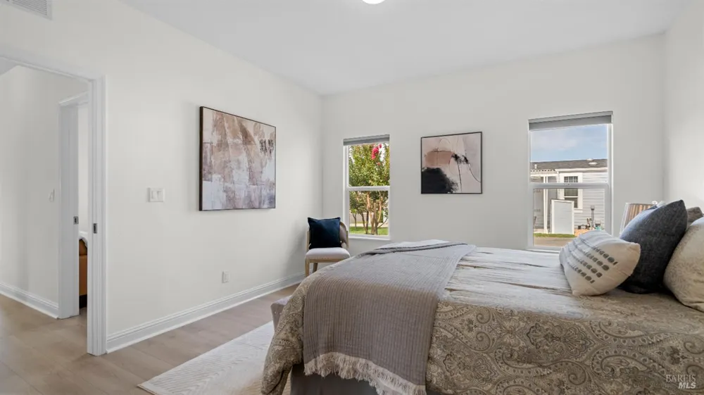 8 Oakwood Drive Petaluma, CA 94954