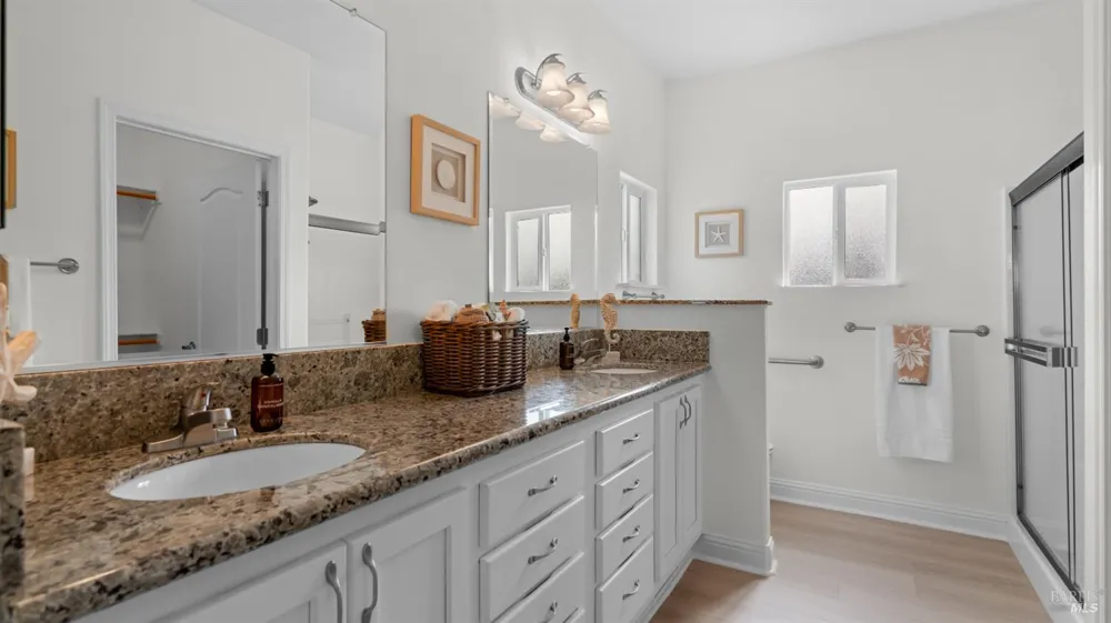 8 Oakwood Drive Petaluma, CA 94954
