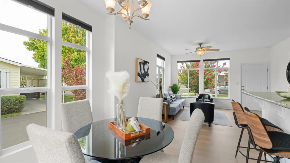 8 Oakwood Drive Petaluma, CA 94954
