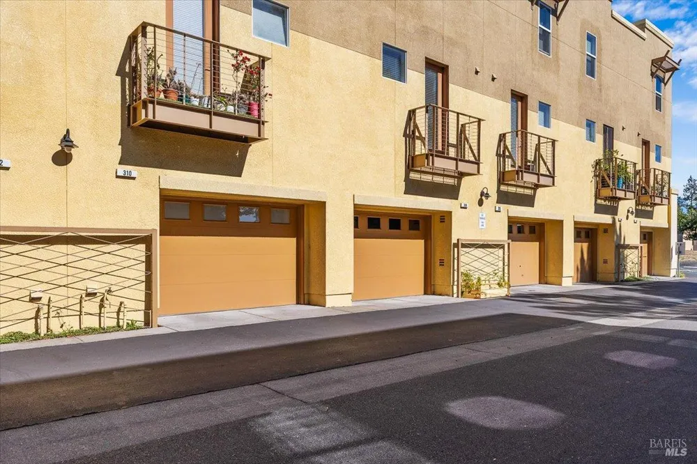 310 City Center Drive Rohnert Park, CA 94928