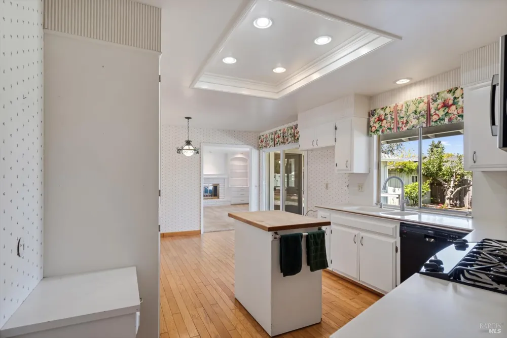 2908 Joyce Street Santa Rosa, CA 95405
