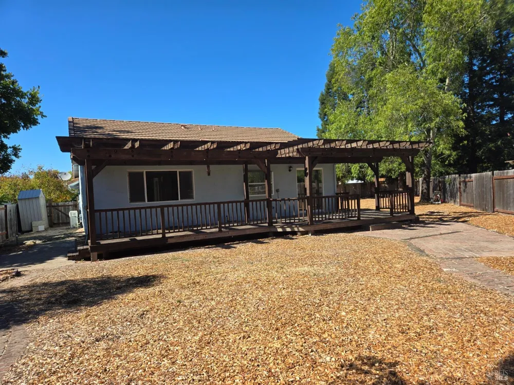 913 Granado Court Windsor, CA 95492