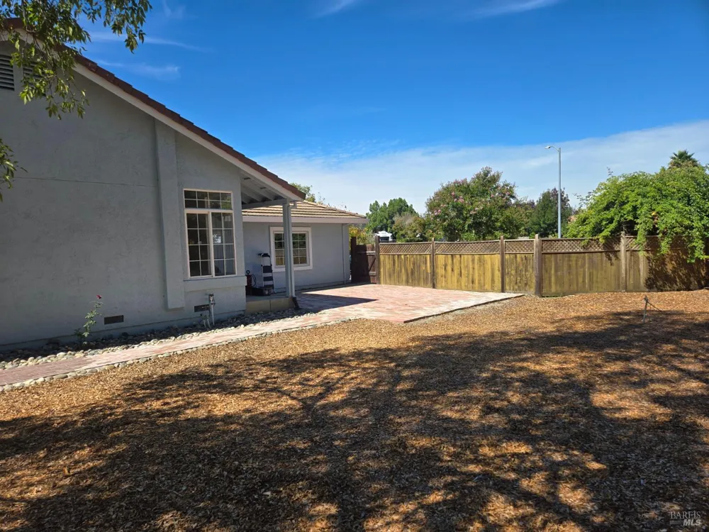 913 Granado Court Windsor, CA 95492