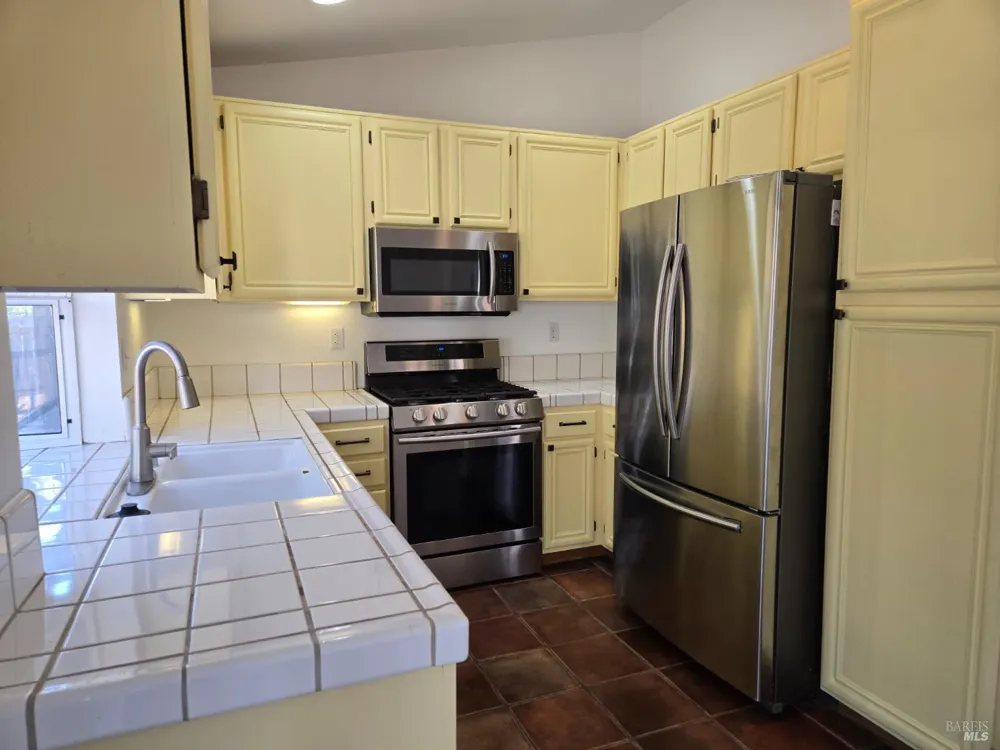 913 Granado Court Windsor, CA 95492