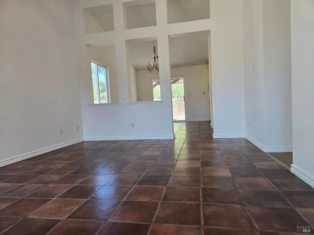 913 Granado Court Windsor, CA 95492