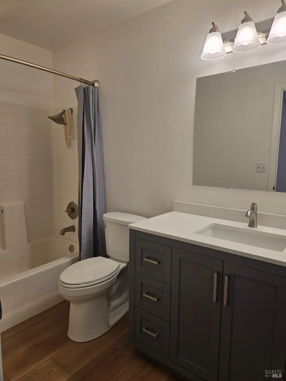 913 Granado Court Windsor, CA 95492