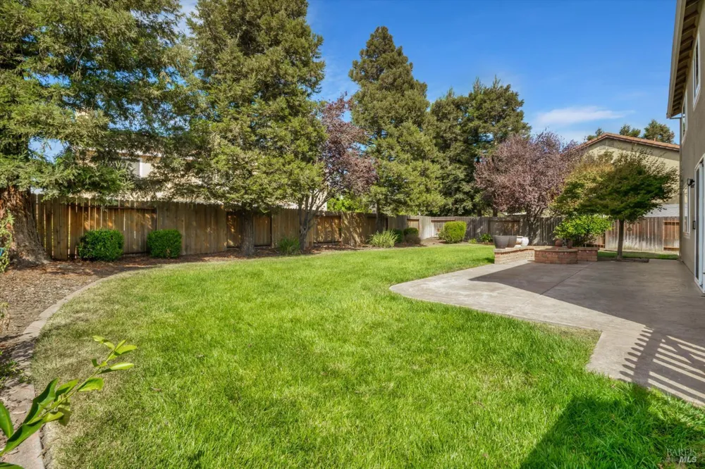 818 Summerbreeze Drive Vacaville, CA 95687