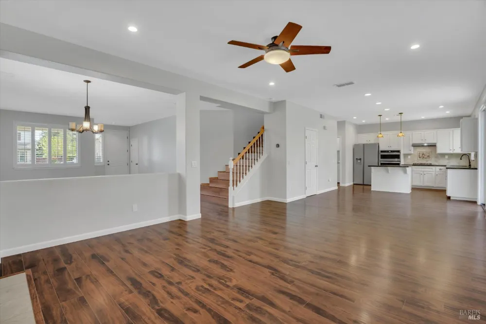 818 Summerbreeze Drive Vacaville, CA 95687
