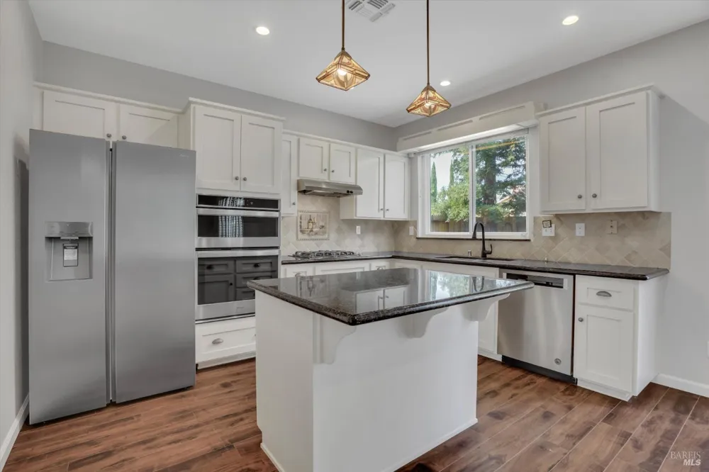 818 Summerbreeze Drive Vacaville, CA 95687