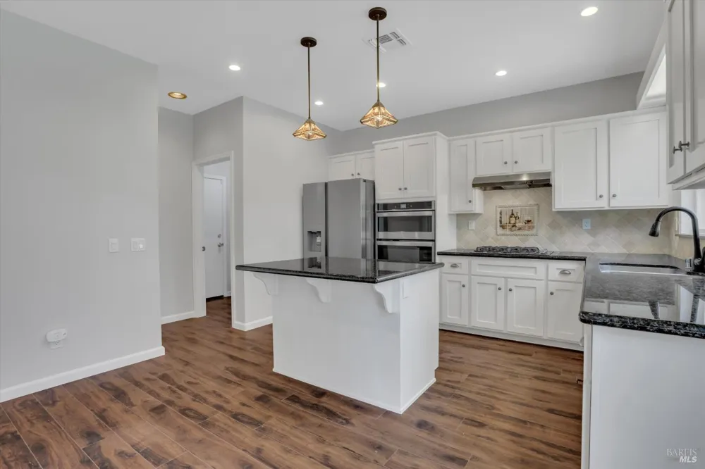 818 Summerbreeze Drive Vacaville, CA 95687