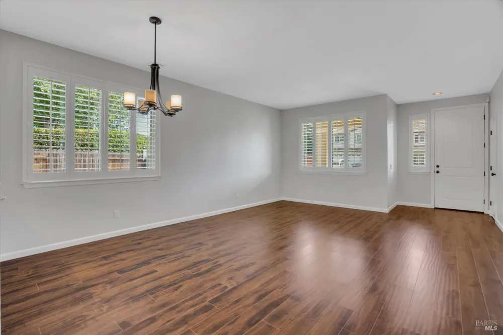 818 Summerbreeze Drive Vacaville, CA 95687