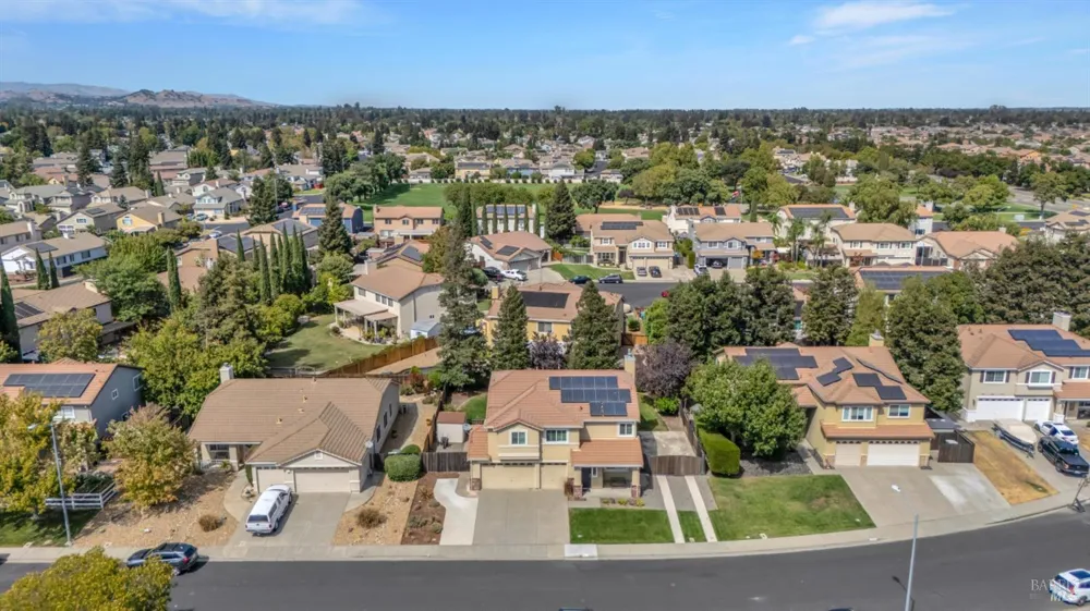 818 Summerbreeze Drive Vacaville, CA 95687