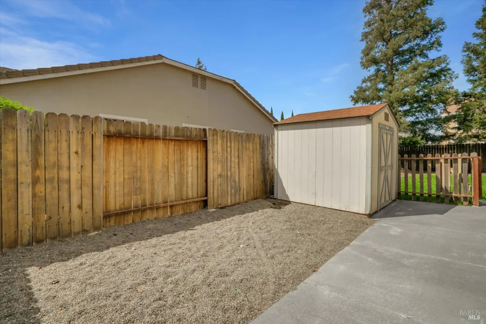 818 Summerbreeze Drive Vacaville, CA 95687