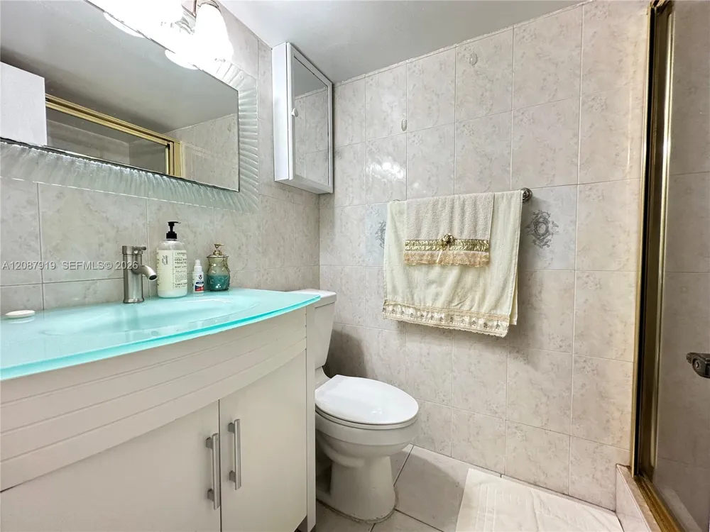 3910 Inverrary Blvd #202-B Lauderhill, FL 33319