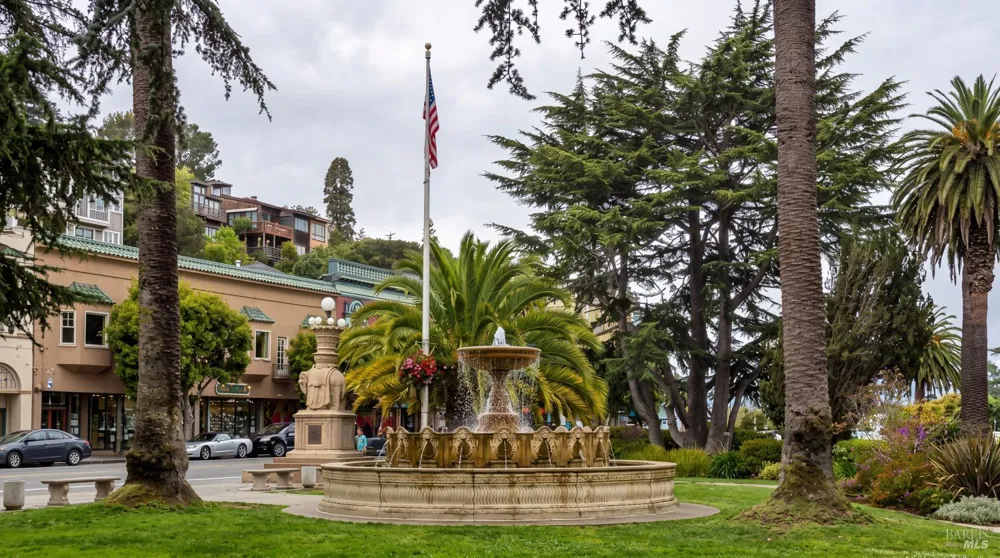 2 Lower Crescent Avenue Sausalito, CA 94965
